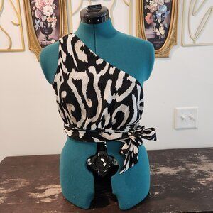 Black and White Zebra Print Off-Shoulder Cropped shirt